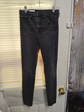 GAP Women’s High Rise Skinny Jeans in Washed Black